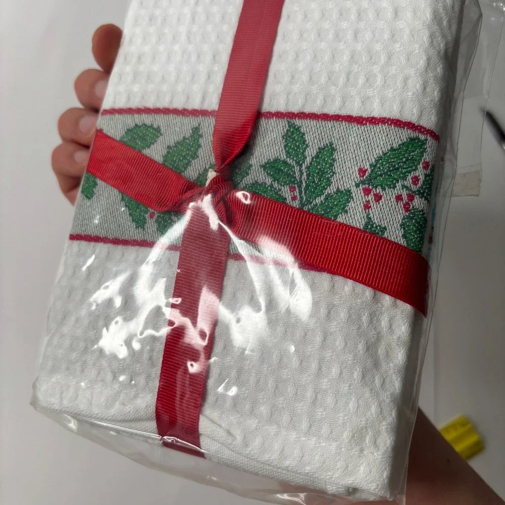Williams Sonoma Holly Waffle Weave Kitchen Towels Set of 2 White Red Green New